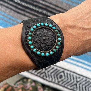 Vintage Zuni Turquoise Leather Cuff Bracelet